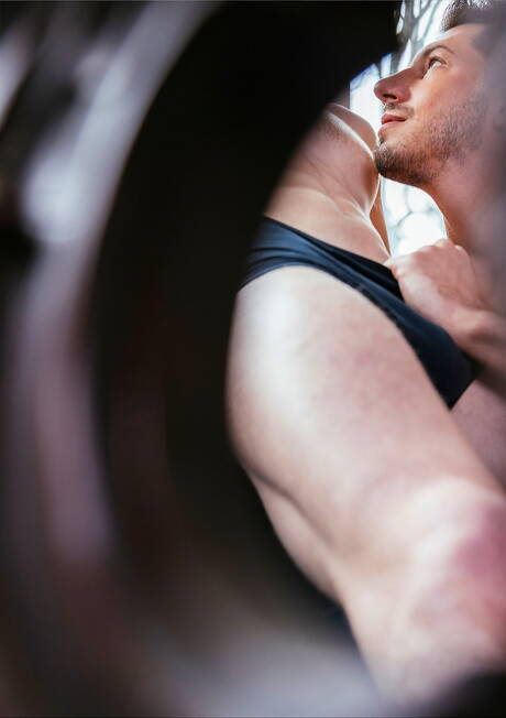 Muskularny Gage Palmer i dobrze zbudowany Amerykanin Jordan Starr wiercą tyłek