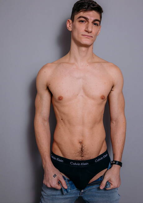 American beefy Aiden Ward and hunky guy Hunter sucking and screwing each other