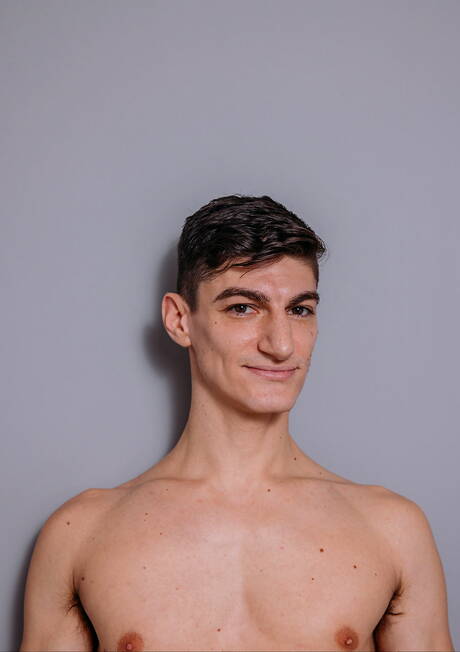 O musculoso americano Aiden Ward e o gostoso Hunter se chupando e transando