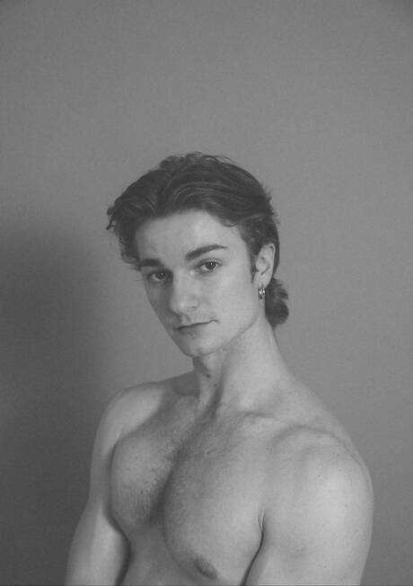 Hunky guy Gage Palmer and muscular Jack Aries in hard anal sex