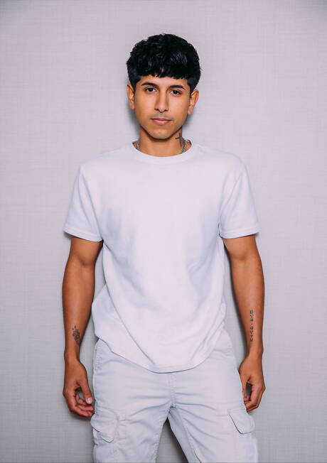 Heiße Amerikaner, Muskelprotz Aiden Ward und heißer Twink Noah Fox ficken nach Blowjob draußen