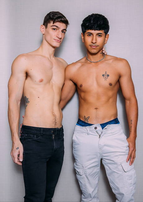 Heiße Amerikaner, Muskelprotz Aiden Ward und heißer Twink Noah Fox ficken nach Blowjob draußen