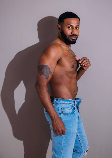 Cocky Boys: American pornstars strong bull Braxton Cruz and pretty boy Cody Seiya have anal sex