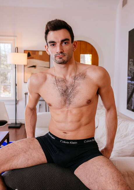 Amerikaanse bodybuilder Greyson Myles en gespierde kerel Jack Aries zuigen en neuken elkaar