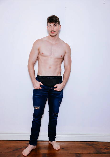 American stars stud Evan Knoxx and hunky guy Michael Jackman fuck ass after blowjob