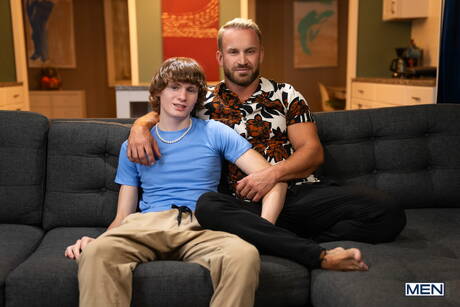 Men: Hot american guys beautiful boy Spikey Dee and strong bull Bruce Jones shows a perfect body