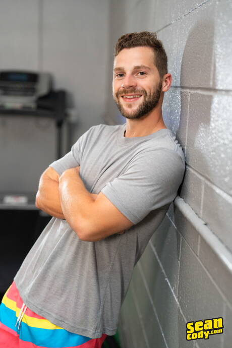 Stoere Robbie en Amerikaanse stier Kyle Fletcher in harde anale seks