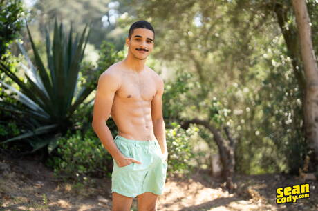 American hunky guy Sumner Blayne and  Joseph Hart have a good anal sex outdoor