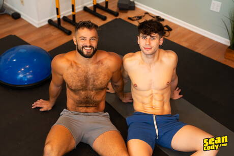 Hayden Hunter e il muscoloso americano Michael Vente si godono un bel sesso anale