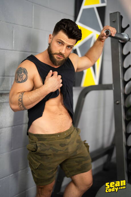 American bodybuilder Heath Halo and  Blake Breedwell fuck ass after sucking cock