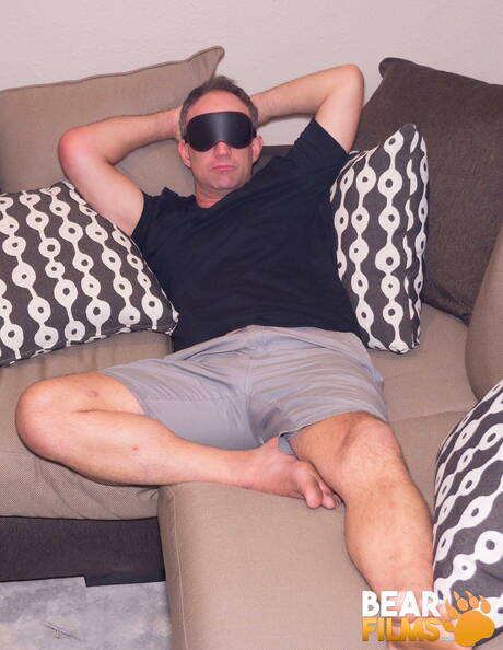 Bear Films: Hot american dudes strongman Peter Hughes and otter Dino Defrancesco banged each other