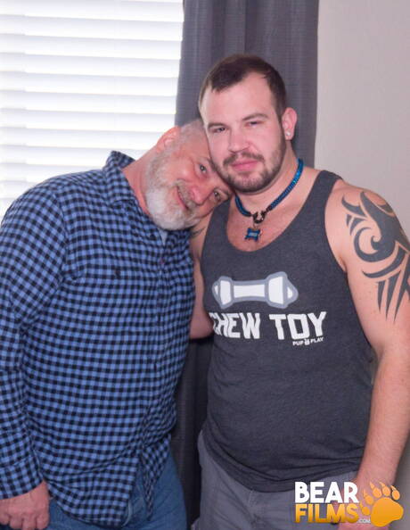 Bear Films: Nice american buddies gay bear Will Stone and bear Chip Young have a hot couple scene