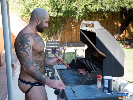 Gorący Amerykanie, umięśniony Rusty Mcmann i gejowski miś Atlas Grant uprawiali seks na zewnątrz