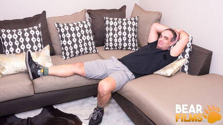 Amerikanischer Otter Dino Defrancesco zeigt einen perfekten Körper