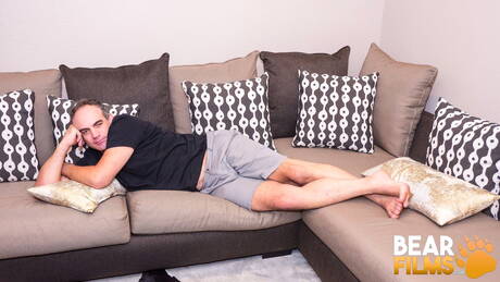 American otter Dino Defrancesco shows a perfect body