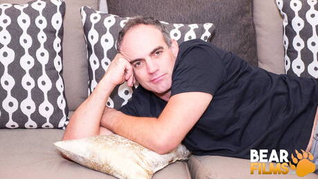 Amerikanischer Otter Dino Defrancesco zeigt einen perfekten Körper