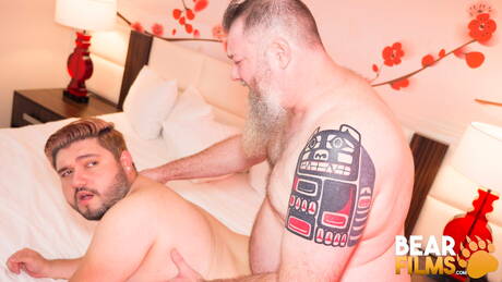 American pornstars mature bear Tony Marks and hairy bear Alezgi Cage have a good anal sex