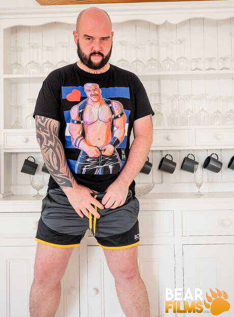 Hot Justin West posing nude and showing his ass