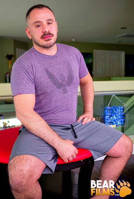 Bear Films: American strong bull Marc Giacomo posing naked