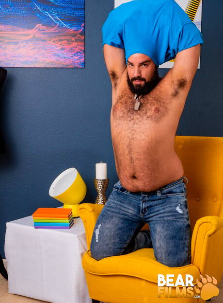 American bear Luis Vega undressing and showing tight ass