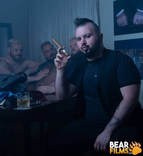 American bear Dean Gauge posing nude and showing hot ass