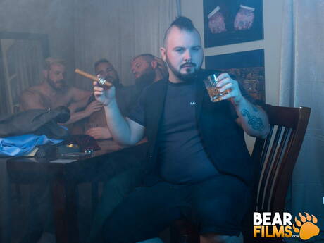 American bear Dean Gauge posing nude and showing hot ass