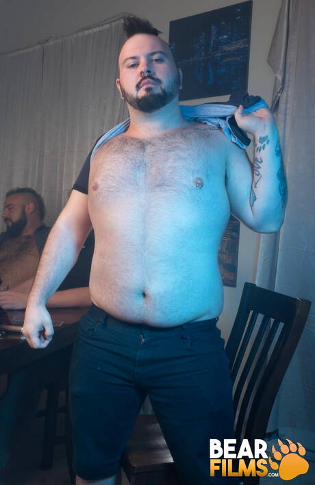 American bear Dean Gauge posing nude and showing hot ass