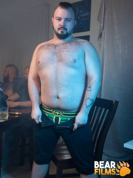 American bear Dean Gauge posing nude and showing hot ass