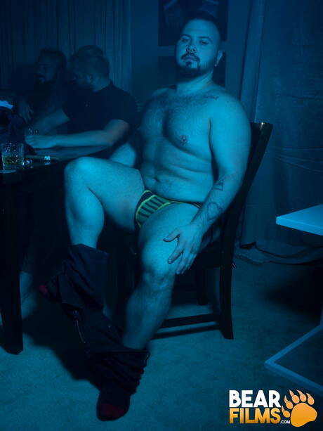 American bear Dean Gauge posing nude and showing hot ass