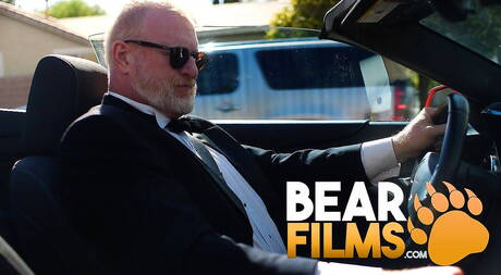 American bodybuilder Rusty Mcmann take off his clothes