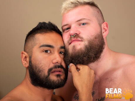 Mili amerykańscy muskularni faceci Lion Reed i wydra Avi Strider ruchają się w dupę po ssaniu kutasa