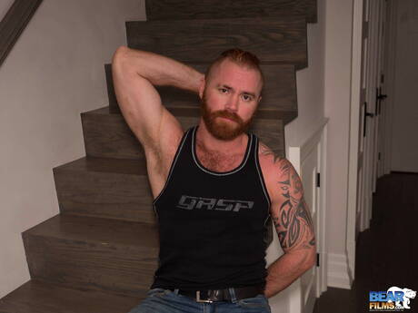 Australian muscular Zack Acland get naked and showing hot butt