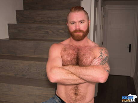 Australian muscular Zack Acland get naked and showing hot butt