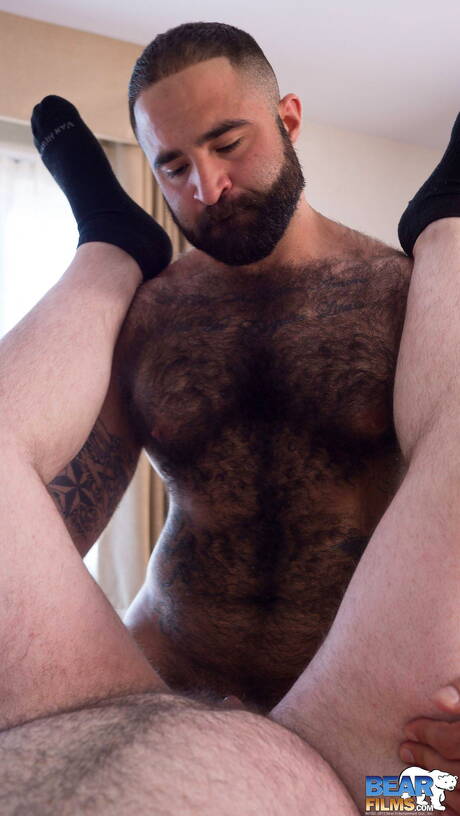 American hairy bear Atlas Grant and  Ivan Romanov have a good sex