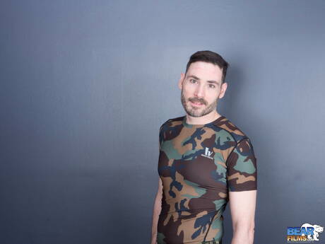 Il bel ragazzo Vincent Viau mostra un corpo meraviglioso