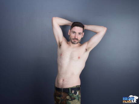 Il bel ragazzo Vincent Viau mostra un corpo meraviglioso