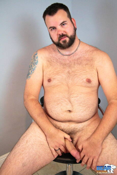 American hot bear Aiden Storm posing naked and showing his ass