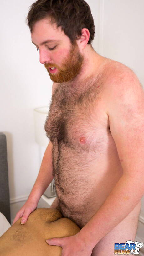 Bear Films: James Hardcore und der amerikanische Bär Colt Cox haben Analsex