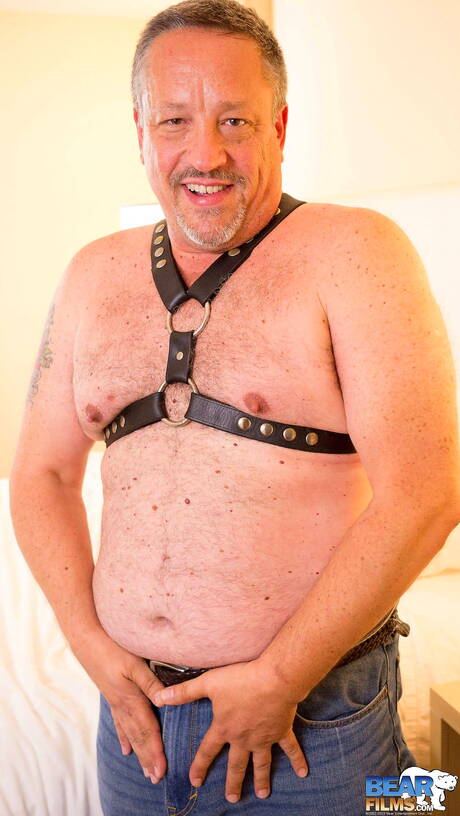 Der nette Jimmy Conrad posiert nackt und zeigt einen schönen Arsch