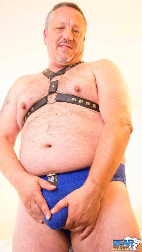 Der nette Jimmy Conrad posiert nackt und zeigt einen schönen Arsch