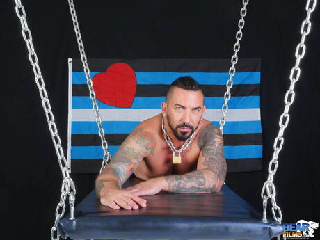 Bear Films: Muscular Adam Knocksville shows a perfect body