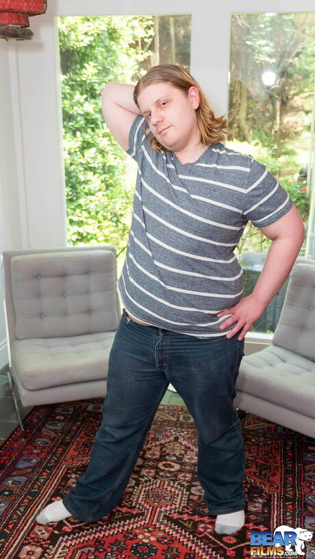 Pretty Hung Wulf shows a perfect body