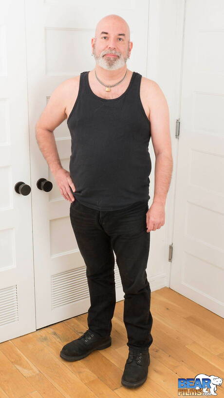 Il bel Rob Foster mostra un corpo perfetto