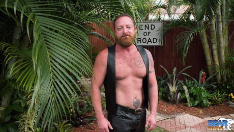 American bear Dalton Hawg shows a beautiful body outside