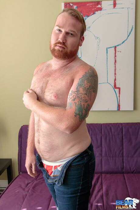 可愛いカイル・スコットがチンコで遊ぶ