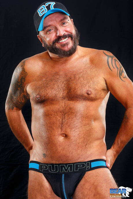 Hot bear Yuan Duval posing nude