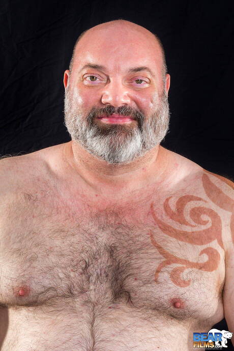 Il bel Tristan Riant mostra un corpo perfetto