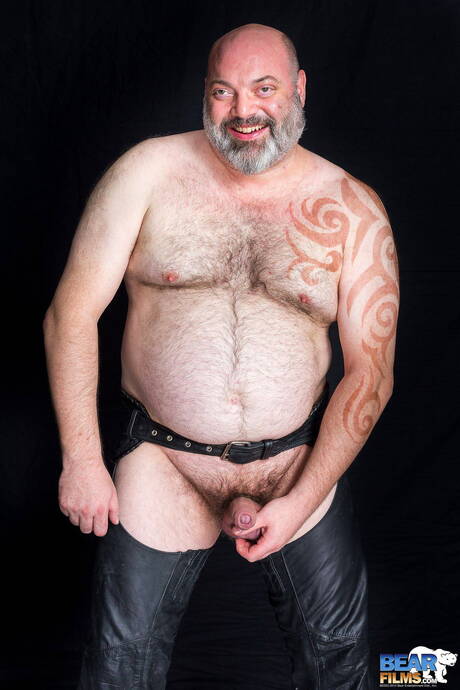 Il bel Tristan Riant mostra un corpo perfetto