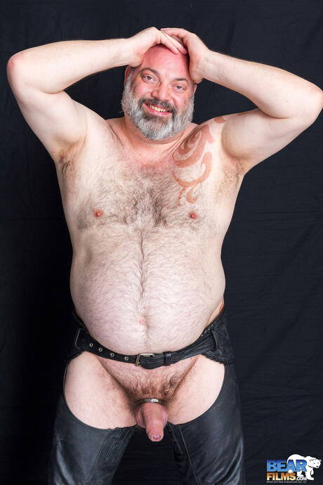 Il bel Tristan Riant mostra un corpo perfetto