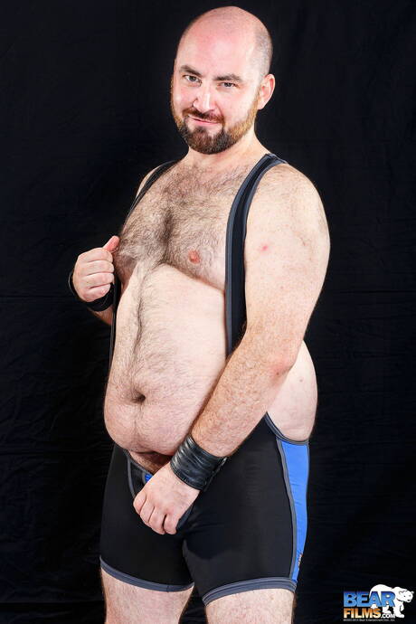 素敵なトレント・ターナーが大人のおもちゃで遊ぶ